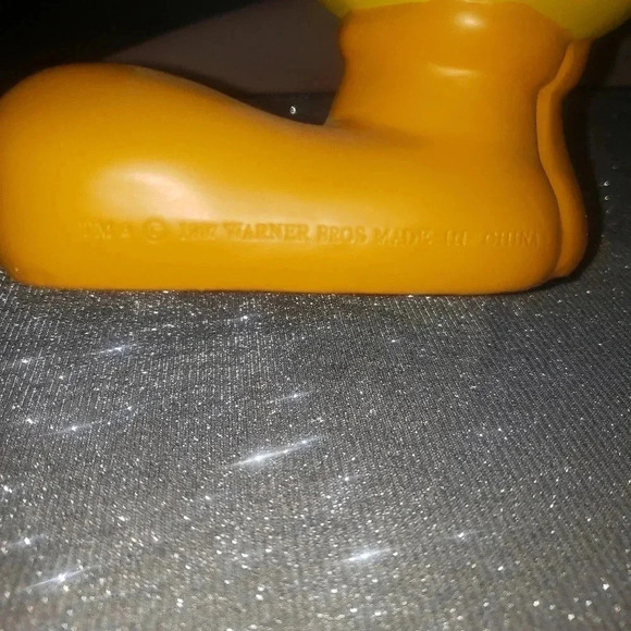 Rare 1997 Warner Bros Studio Store Tweety Bird Statue 11" Figurine - Picture 6 of 6